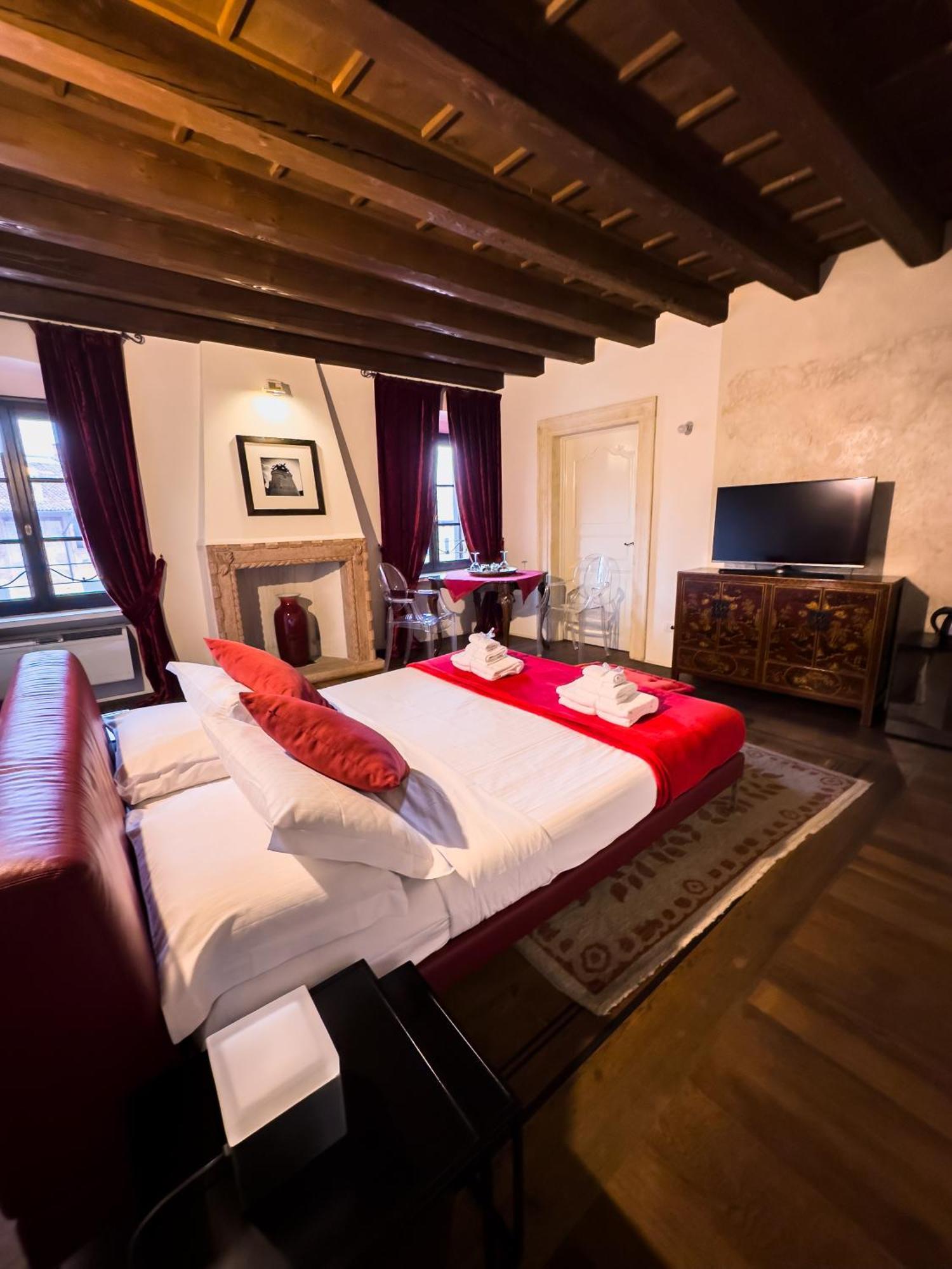 Truly Verona - Delle Erbe Suites Екстериор снимка