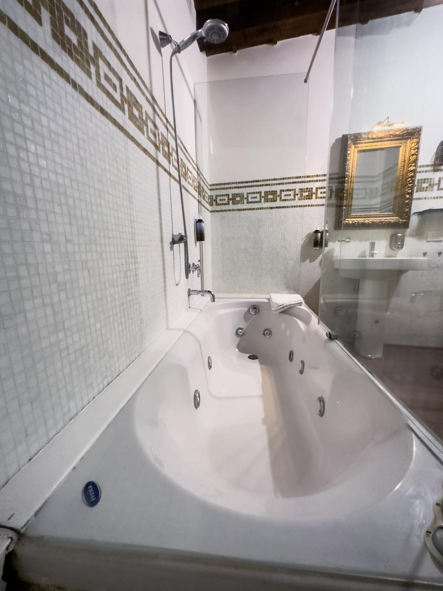 Truly Verona - Delle Erbe Suites Екстериор снимка