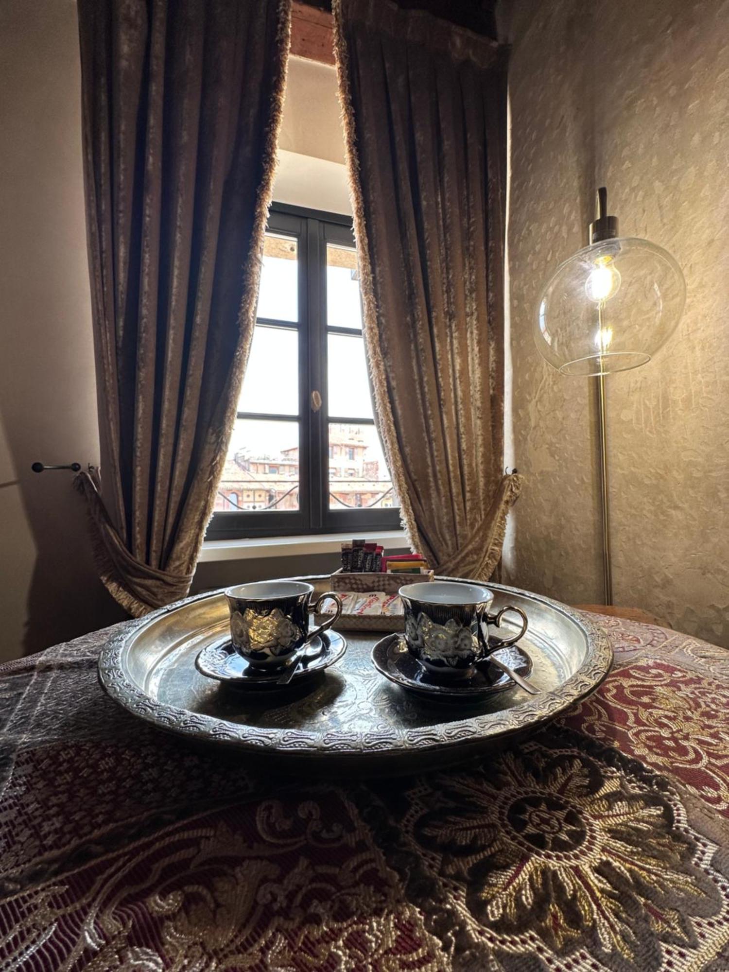 Truly Verona - Delle Erbe Suites Екстериор снимка