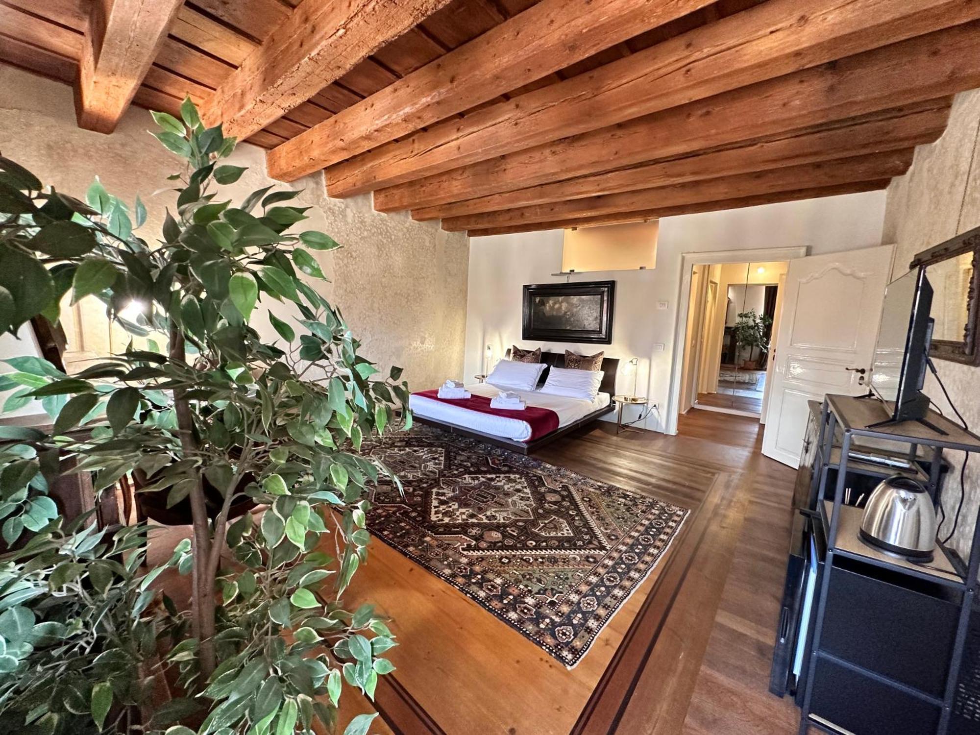 Truly Verona - Delle Erbe Suites Екстериор снимка