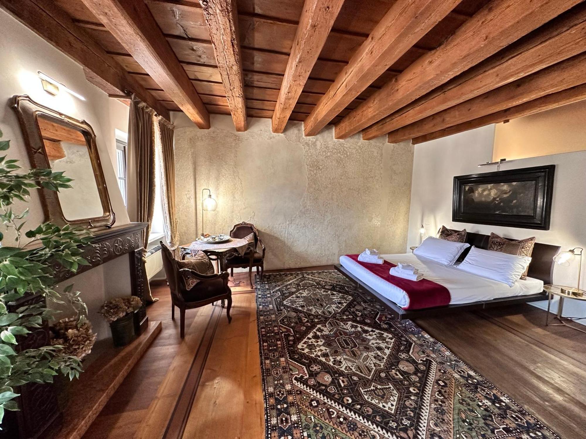 Truly Verona - Delle Erbe Suites Екстериор снимка